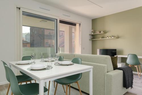 Suites in Financial District - Parking Room Type - One-Bedroom Apartment