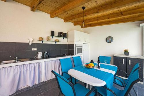 Two bedroom apartment with Sea view image 7