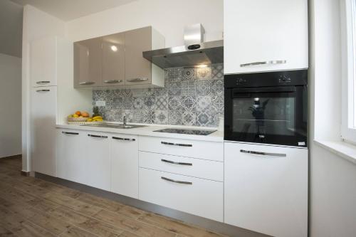 Apartments Tonia - image 3