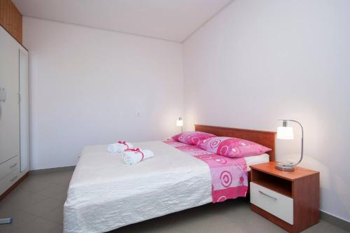 Standard King Room image 10