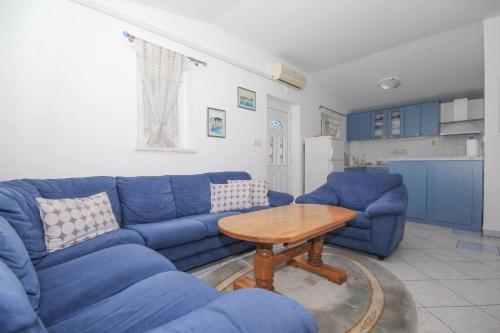 Apartment Mara Tribunj - image 6
