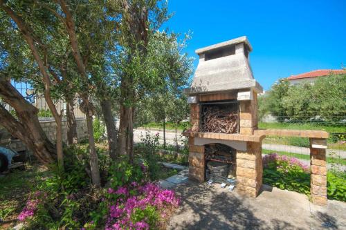 Apartment Mara Tribunj - image 4