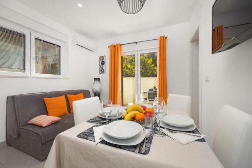 One Bedroom Apartment with Terrace image 8