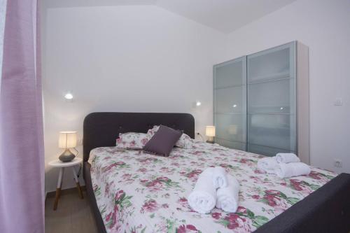 Apartments Tonia - image 2