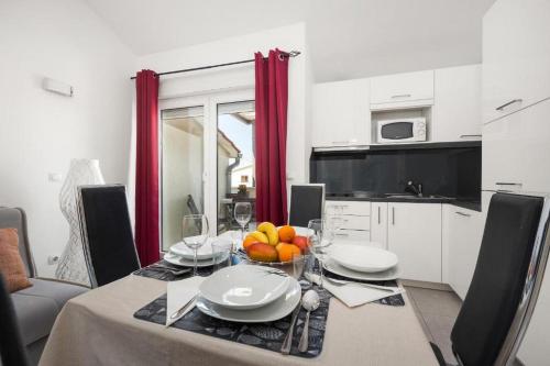 Two bedroom apartment with Balcony room in Apartments Bluemare