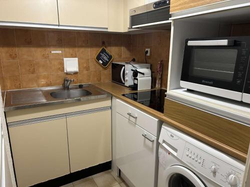 Appartement T3 avec terrasse et garage proche mer – Saint-Raphael - FR-1-226A-146 in Boulouris