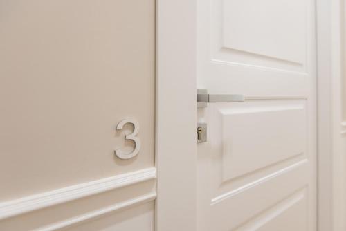 Dante Boutique Rooms - image 10