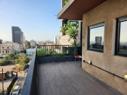 Private Mar Mikhael Loft Best View - image 5