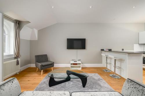 Destiny Scotland - St Andrew Square Apartments - image 2