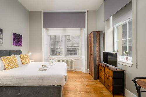 Destiny Scotland - St Andrew Square Apartments - image 7