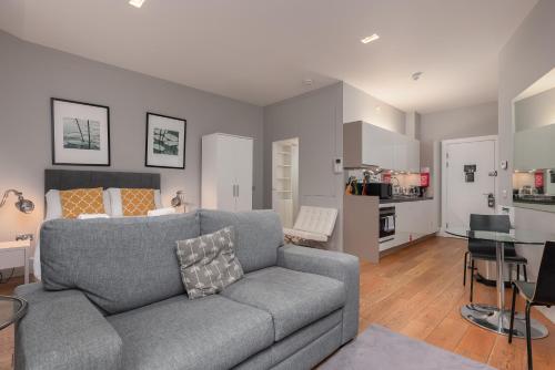 Destiny Scotland - St Andrew Square Apartments - image 12