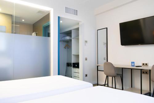 2 twin beds