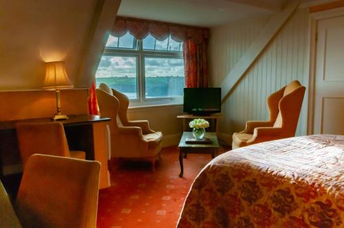 Porth Avallen Hotel - image 13
