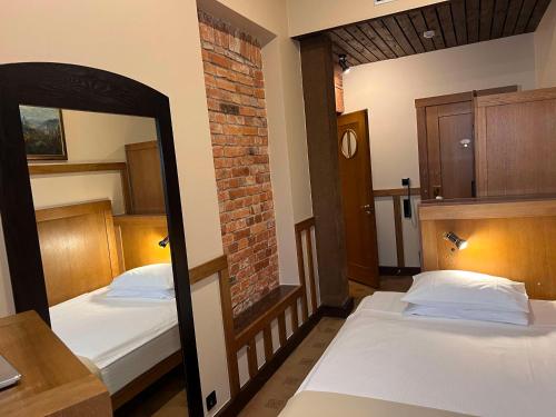 1 twin bed
