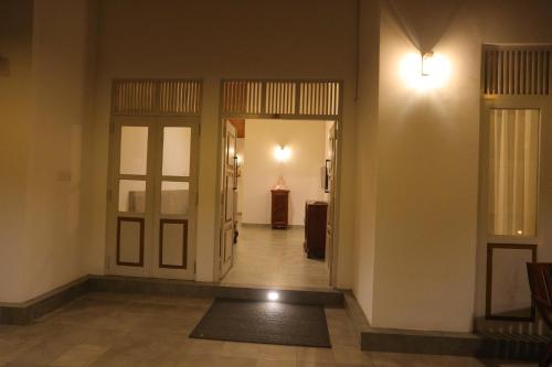 Deluxe Family Room image 10