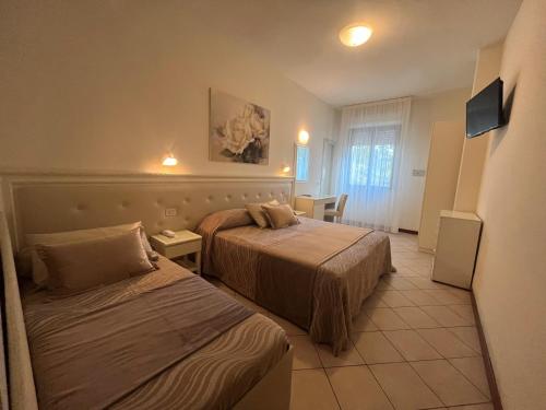 Hotel Athena - image 9