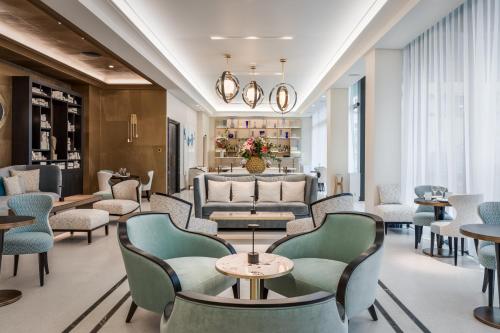 Bar/Lounge, Maison Albar - Le Victoria near Blue Beach