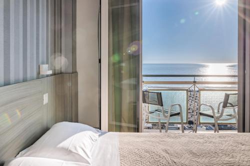 Double Room with Sea View room in Hotel Centrale Miramare