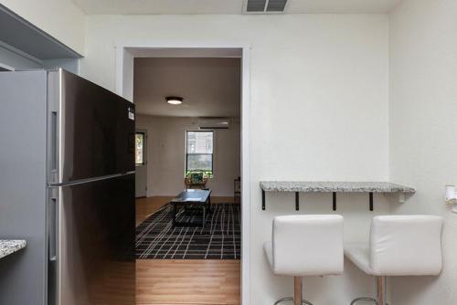 Spacious 9BR Home Ideal for Groups Near Downtown