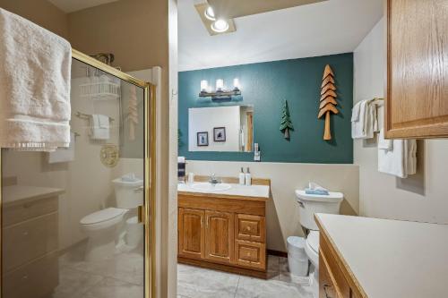 All Seasons River Inn