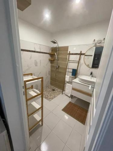 Vannas istaba, Appartement confortable avec vue sur mer à Le Robert (Appartement confortable avec vue sur mer a Le Robert) in Le Robert