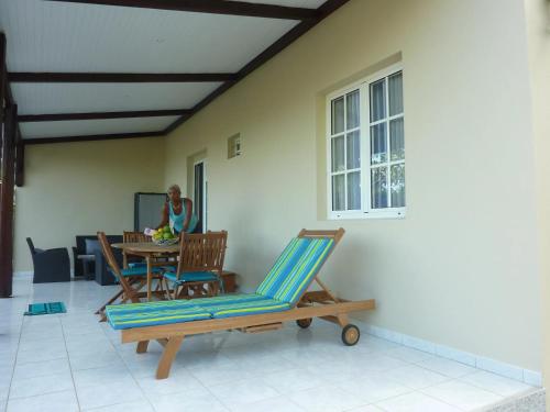 Terraza/balcón, Appartement familial avec jardin au Robert in Le Robert