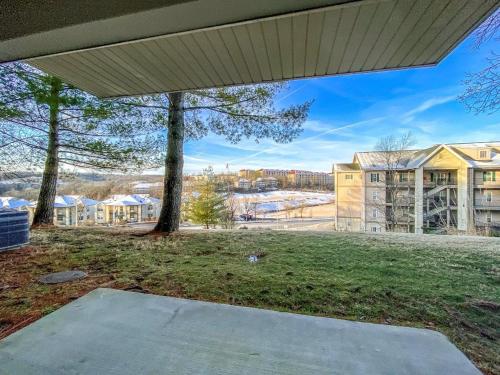 Branson Condo on Thousand Hills Golf Course with Indoor Pool and Hot Tub, Branson