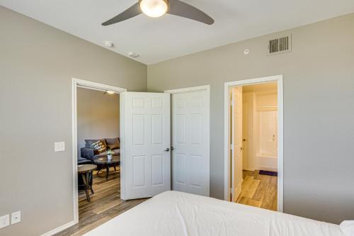 Close to Lakes, Parks and Winery Bonham Apt