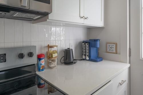 Bluff City Luxe Cottage near Brooks Museum of Art