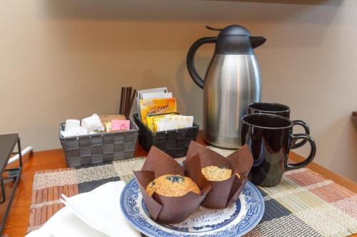 Létesítmények, Cole's Bay Vacation Retreat Library Room in North Saanich (BC)