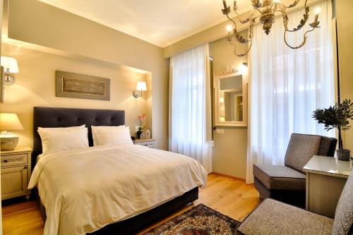Hotel Antique - main image