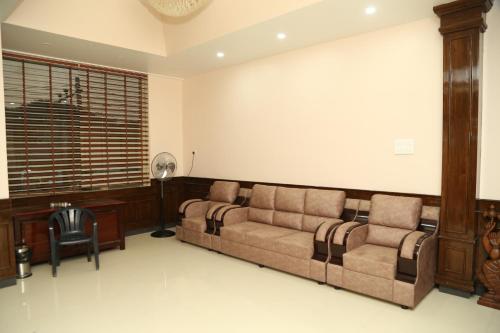 Shared lounge/TV area, SUDHA GRAND in Airport Area