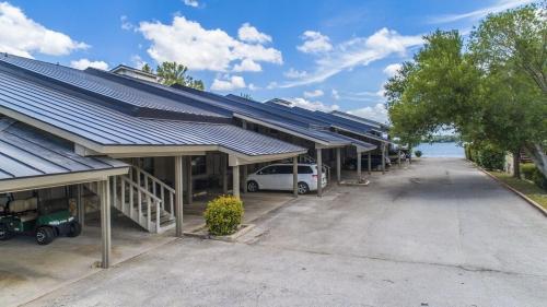 สภาพแวดล้อมโดยรอบ, Horseshoe Bay & Lake LBJ! in ฮอร์สชู เบย์ (เท็กซัส)