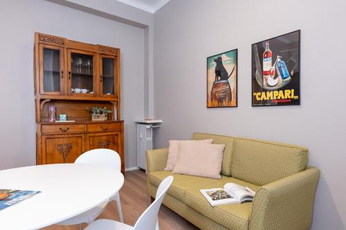 Modern Apt for 4 in Historical Building - Duomo View, Milán