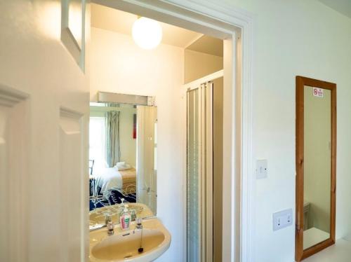 Clifden White Heather House – Clifden