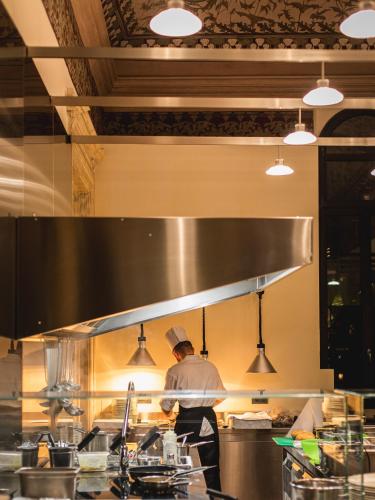 I Portici Hotel Bologna - image 5