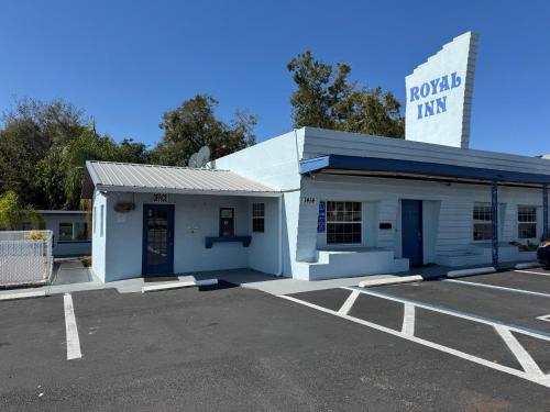 . Royal Inn