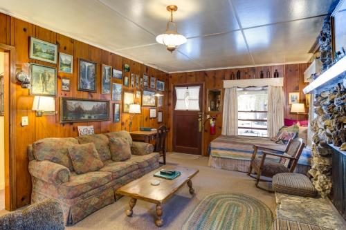 Chatterton's Cottage in Wawona (CA)