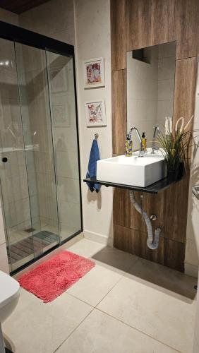 Casa com piscina zona sul Rio perto Estacao Corcovado in Cosme Velho