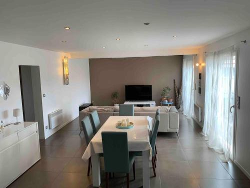 Villa bord de mer au Grau d 'Agde 140 m2 near Le Quai 2