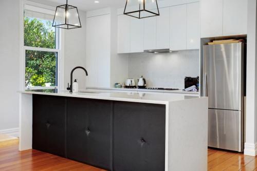 Solara Executive Villa with Air-Con and Backyard, Auckland (photo 10)