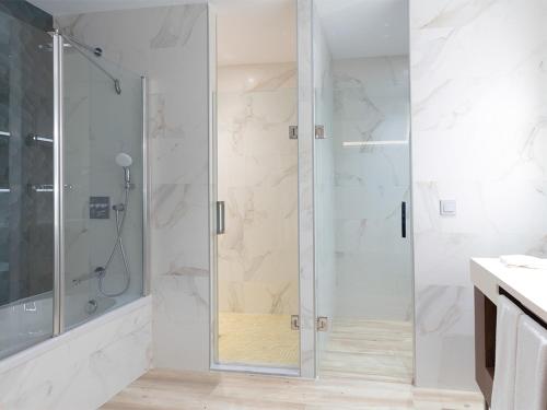 649379603 AZ Hotels Grand Oran
