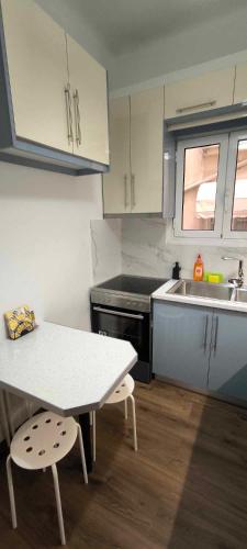 Freshly Renovated Appartment, Ateny (zdjęcie 7)