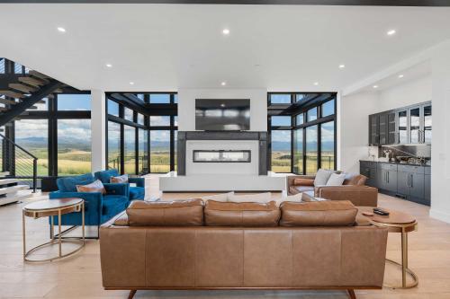 Mtn Views and Private Hot Tub Luxe Tetonia Retreat Mtn Views and Private Hot Tub Luxe Tetonia Retreat