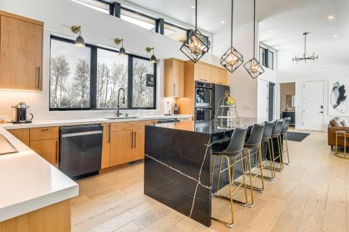 Mtn Views and Private Hot Tub Luxe Tetonia Retreat Mtn Views and Private Hot Tub Luxe Tetonia Retreat