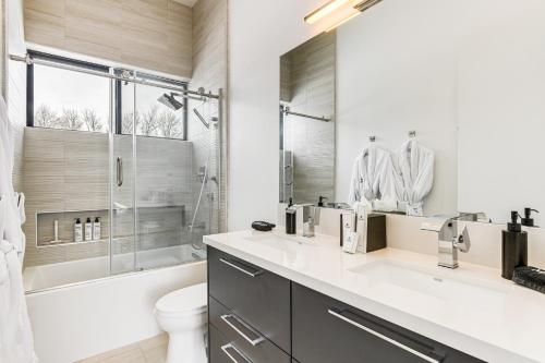 Mtn Views and Private Hot Tub Luxe Tetonia Retreat Mtn Views and Private Hot Tub Luxe Tetonia Retreat