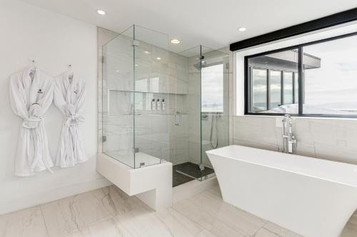 Mtn Views and Private Hot Tub Luxe Tetonia Retreat Mtn Views and Private Hot Tub Luxe Tetonia Retreat