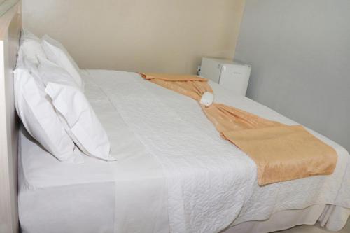 3 twin beds