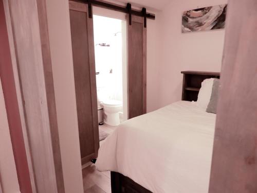 Serene Studio Retreat with Yard Serene Studio Retreat with Yard