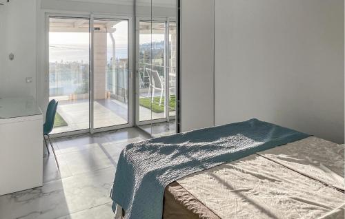 Seven-Bedroom Holiday Home image 10